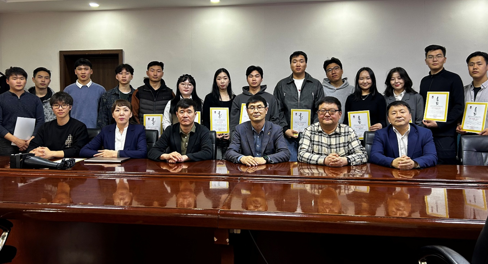 Бакалавр оюутны бүтээлийн уралдаан амжилттай зохион байгуулагдлаа